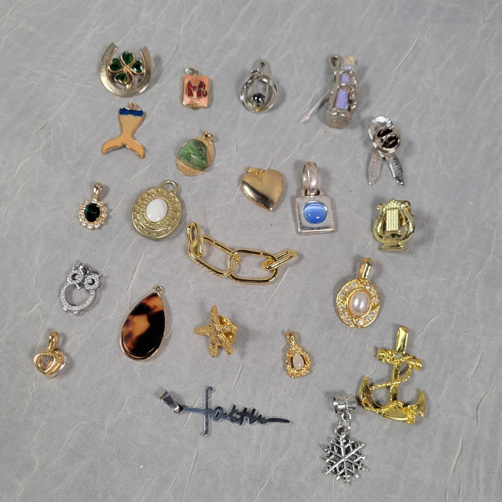 Mixed Jewelry Charm Pendant Pin Lot Gold Silver Tone Anchor Heart Owl Starfish